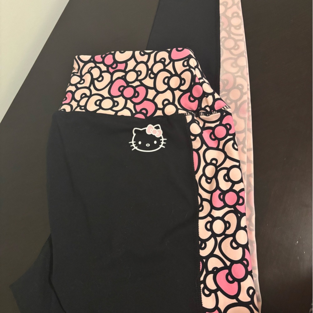Torrid Hello Kitty Black and Pink Active Leggings